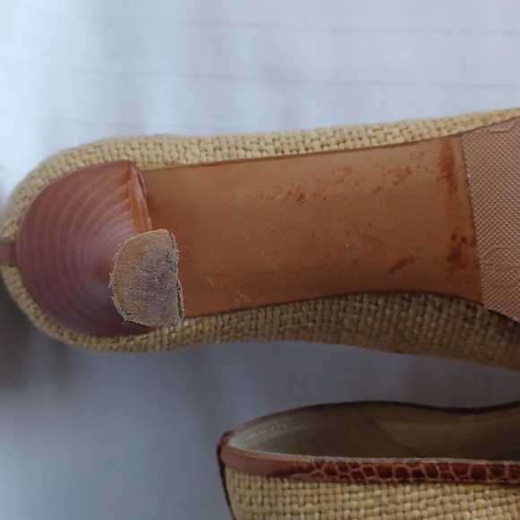 Stuart Weitzman Rattan & Leather Pump- Sz. 9 - Picture 10 of 12